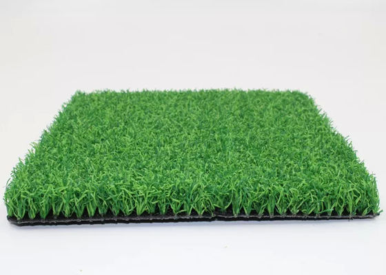 العشب الاصطناعي المضاد للانزلاق باللون الأخضر